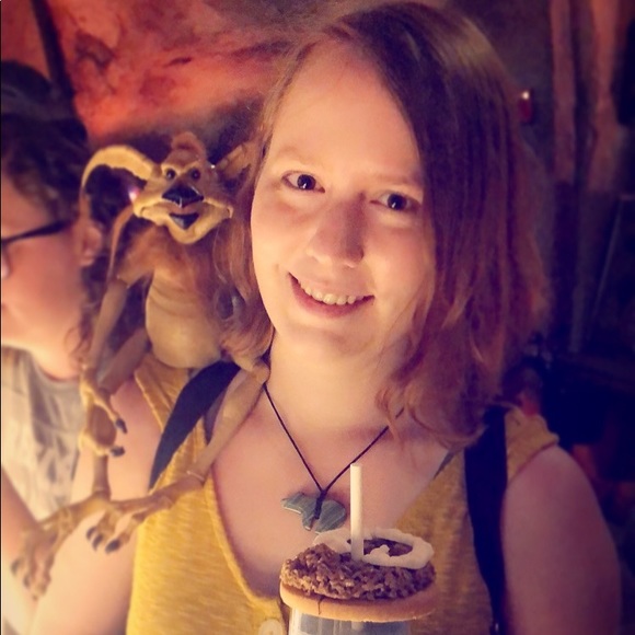 Meet the Posher - Picture 5 of 8